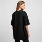 women-wearing-oversized-black-tshirt